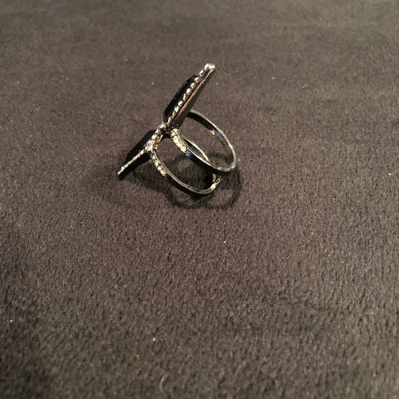 Black spike ring size 10 - Picture 2 of 3